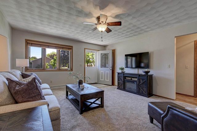 2909 S SUMMERSET DRIVE, Appleton, WI 54915