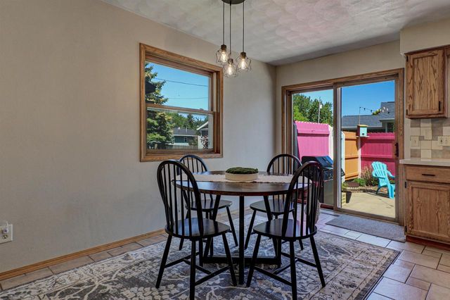 2909 S SUMMERSET DRIVE, Appleton, WI 54915