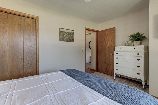 2909 S SUMMERSET DRIVE, Appleton, WI 54915