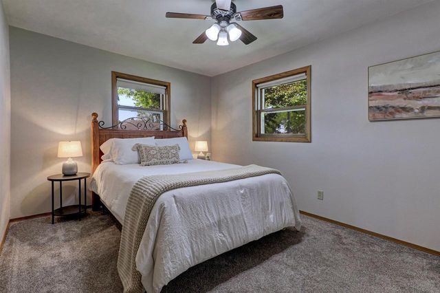 2909 S SUMMERSET DRIVE, Appleton, WI 54915