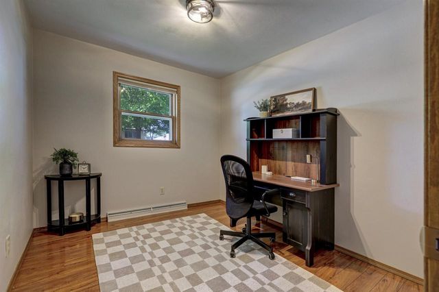2909 S SUMMERSET DRIVE, Appleton, WI 54915