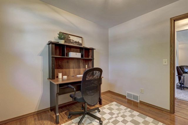 2909 S SUMMERSET DRIVE, Appleton, WI 54915