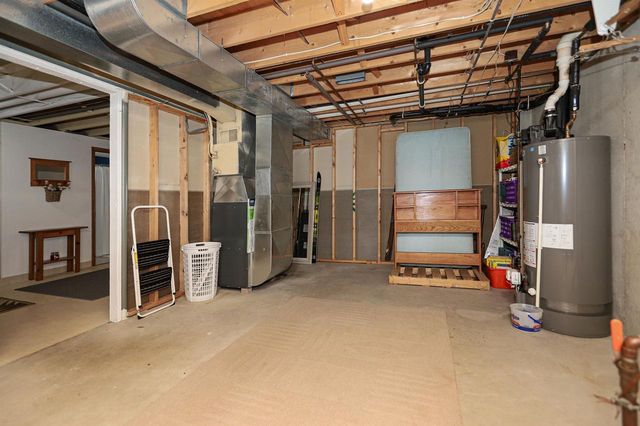 2909 S SUMMERSET DRIVE, Appleton, WI 54915