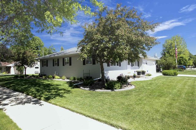 2909 S SUMMERSET DRIVE, Appleton, WI 54915