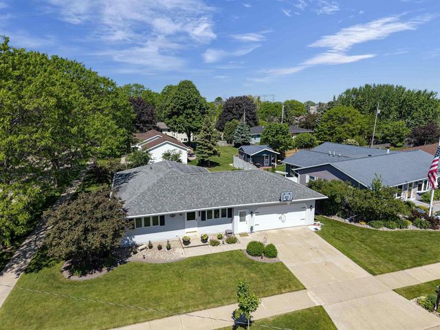 2909 S SUMMERSET DRIVE, Appleton, WI 54915