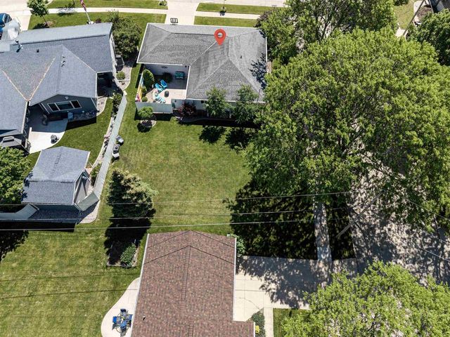 2909 S SUMMERSET DRIVE, Appleton, WI 54915