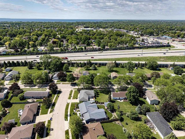 2909 S SUMMERSET DRIVE, Appleton, WI 54915