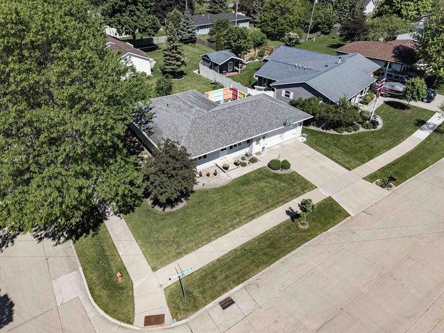 2909 S SUMMERSET DRIVE, Appleton, WI 54915
