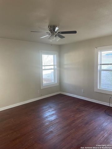 1823 CLOWER, San Antonio, TX 78201