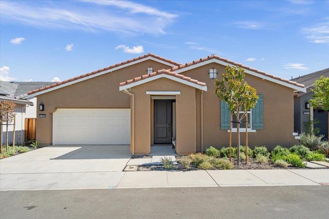 2109 White Oak Drive, Hollister, CA 95023