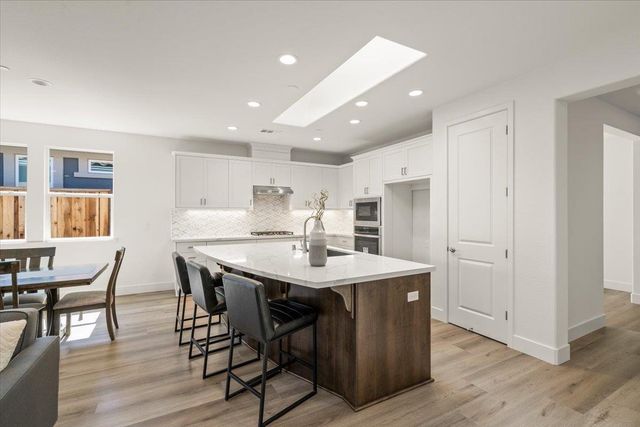 2109 White Oak Drive, Hollister, CA 95023