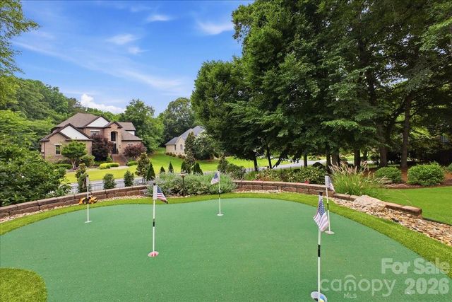 201 Commodore Court, Belmont, NC 28012