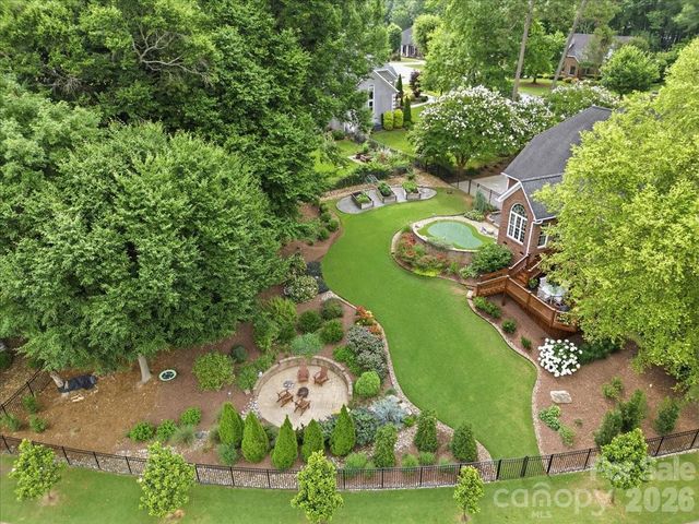 201 Commodore Court, Belmont, NC 28012