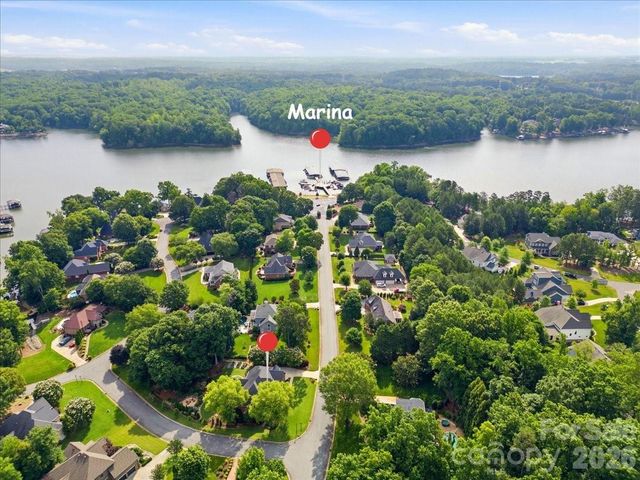 201 Commodore Court, Belmont, NC 28012
