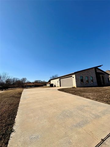 2713 Stone Briar Drive, Mt Pleasant, TX 75455