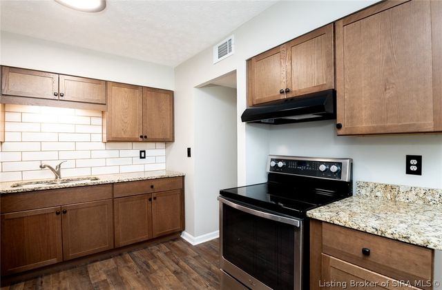 211 Delta Drive, Charlestown, IN 47111