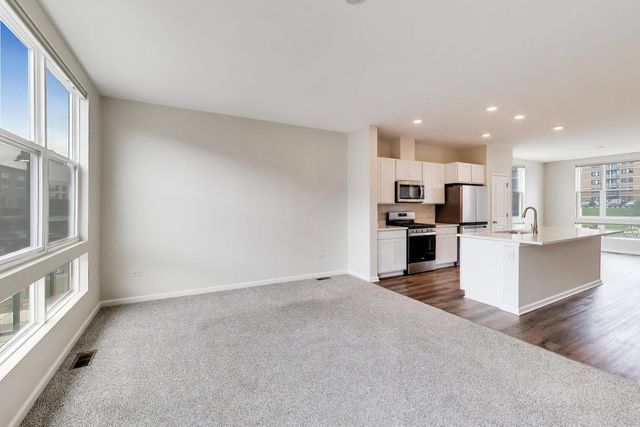 331 Summit Circle, Lombard, IL 60148