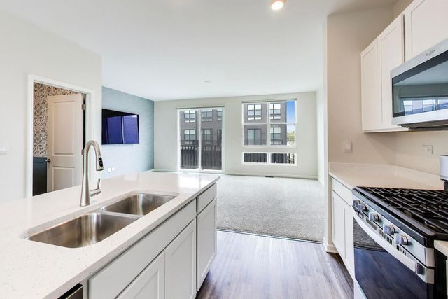 331 Summit Circle, Lombard, IL 60148