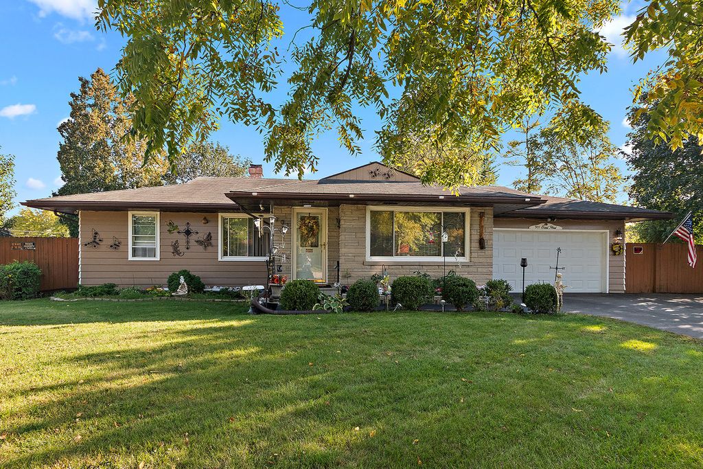 901 E 1st Street, Lockport, IL 60441 — photo 2