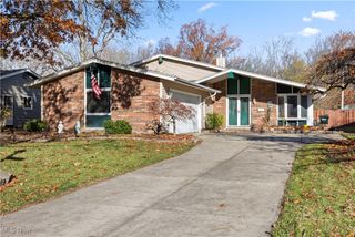 26700 Redwood Drive, Olmsted Falls, OH 44138