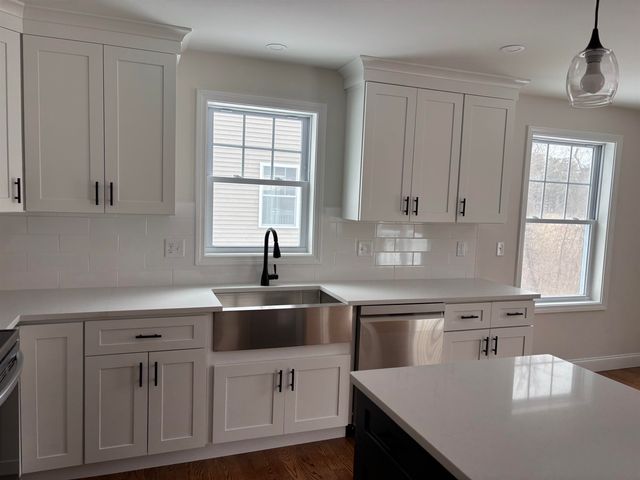 157 Garvin Avenue, Manchester, NH 03109