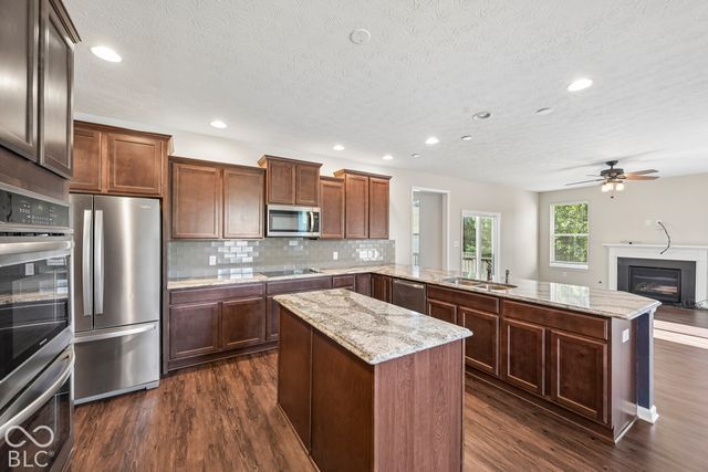 21323 Wharfdale Drive, Noblesville, IN 46062