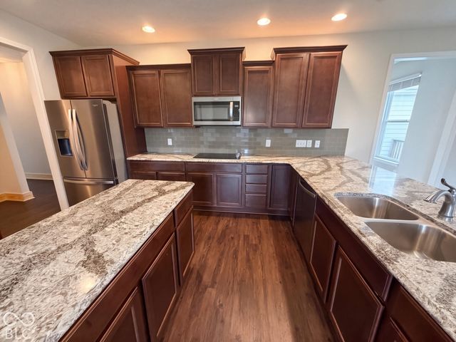 21323 Wharfdale Drive, Noblesville, IN 46062