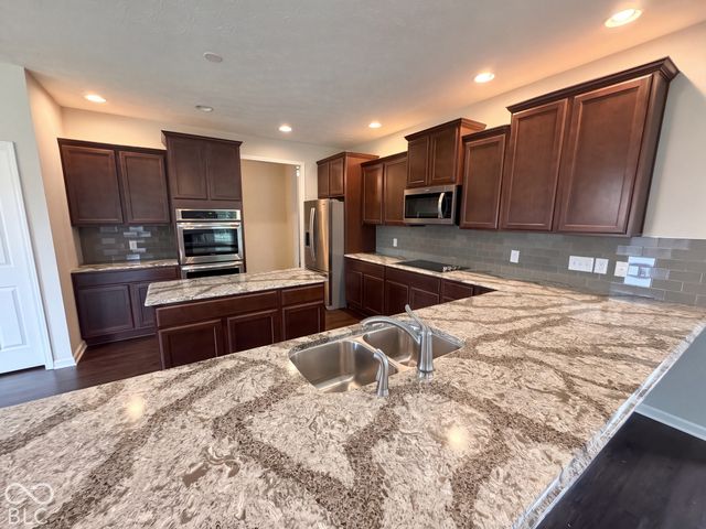 21323 Wharfdale Drive, Noblesville, IN 46062