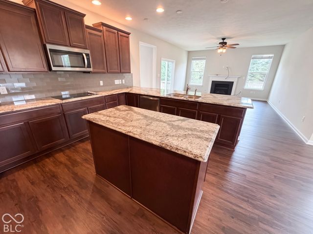 21323 Wharfdale Drive, Noblesville, IN 46062