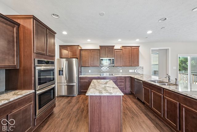 21323 Wharfdale Drive, Noblesville, IN 46062