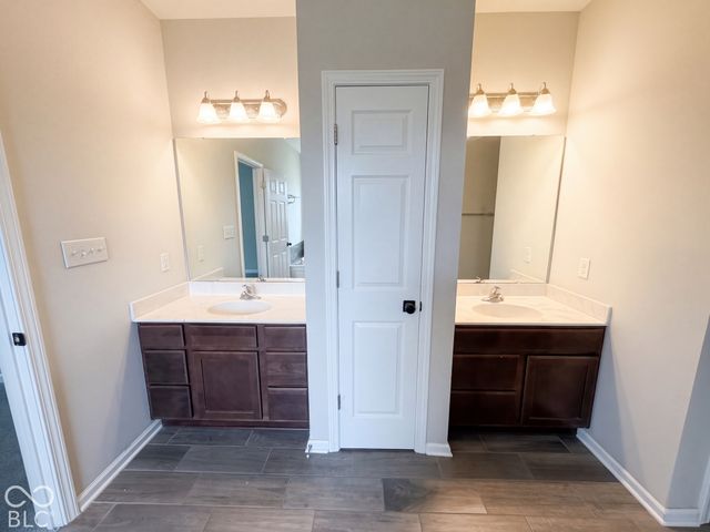 21323 Wharfdale Drive, Noblesville, IN 46062