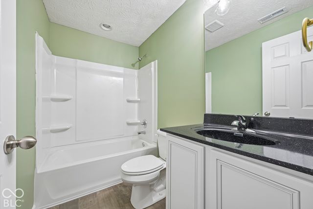 21323 Wharfdale Drive, Noblesville, IN 46062
