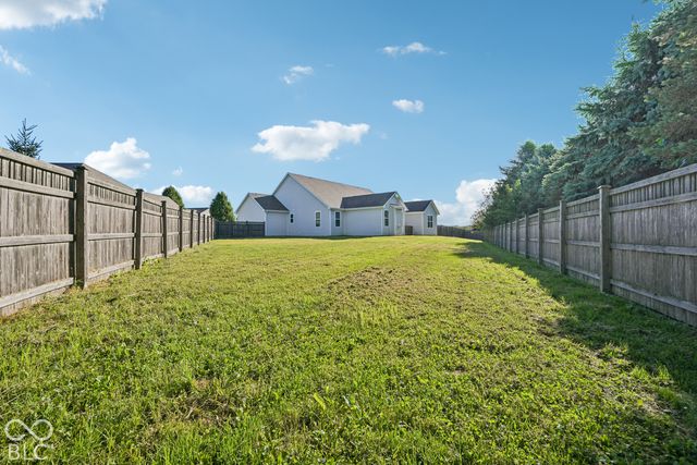 21323 Wharfdale Drive, Noblesville, IN 46062