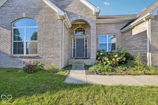 21323 Wharfdale Drive, Noblesville, IN 46062