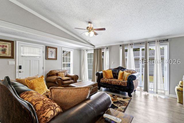 11 Spar Pole Ln, Bluffton, SC 29910