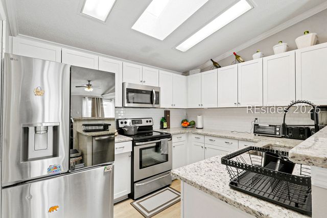 11 Spar Pole Ln, Bluffton, SC 29910