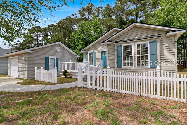 11 Spar Pole Ln, Bluffton, SC 29910