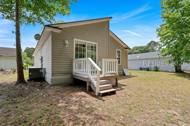 11 Spar Pole Ln, Bluffton, SC 29910