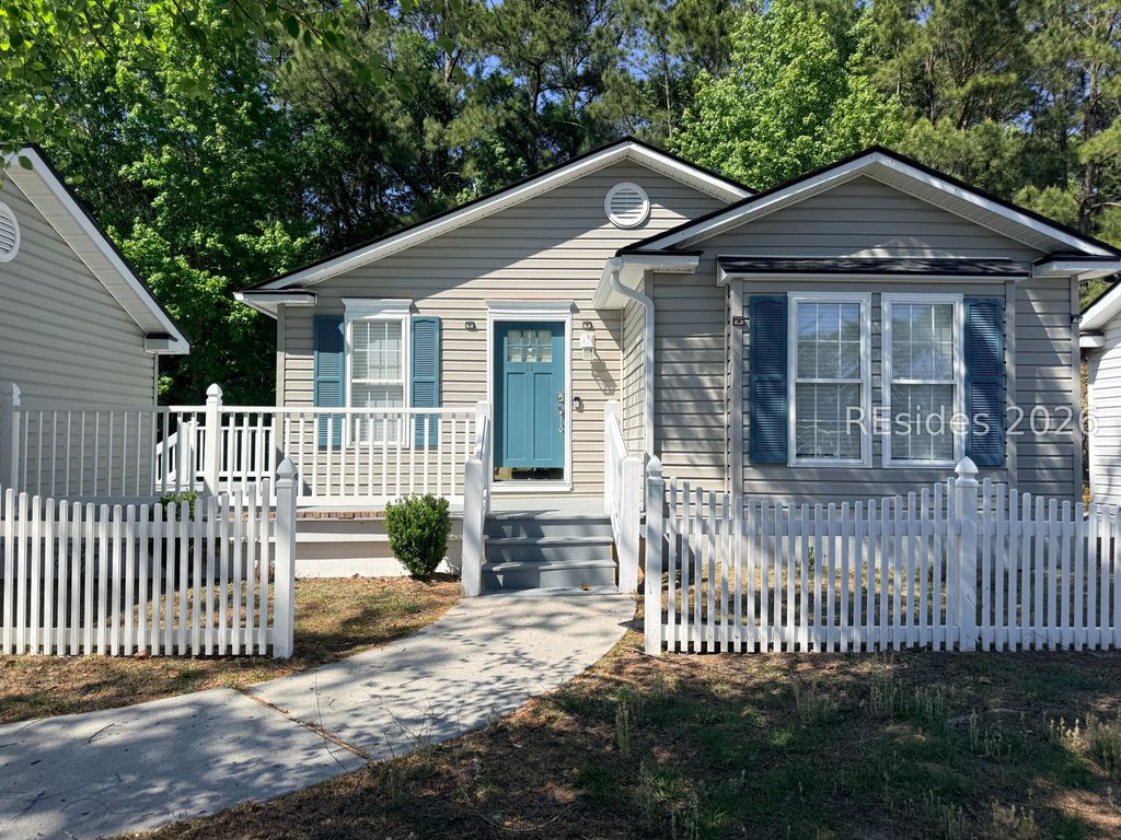 11 Spar Pole Ln, Bluffton, SC 29910