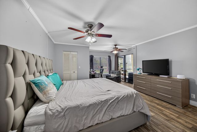 2200 S Cypress Bend Drive 101, Pompano Beach, FL 33069