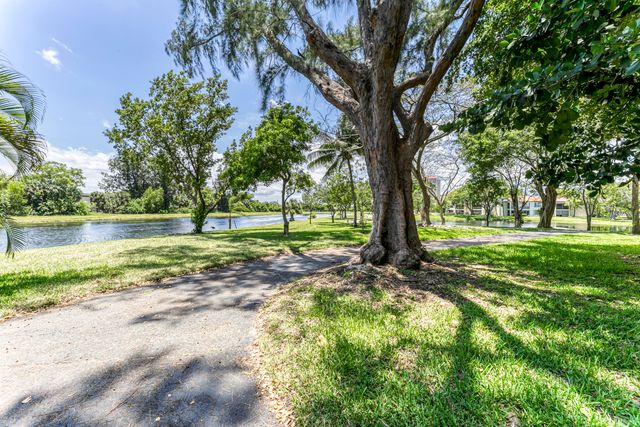 2200 S Cypress Bend Drive 101, Pompano Beach, FL 33069