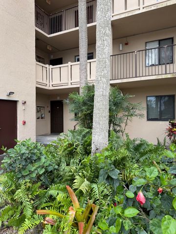 2200 S Cypress Bend Drive 101, Pompano Beach, FL 33069