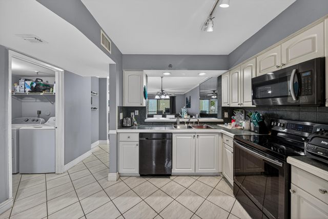 2200 S Cypress Bend Drive 101, Pompano Beach, FL 33069