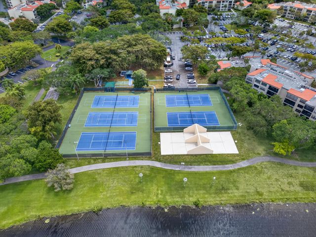 2200 S Cypress Bend Drive 101, Pompano Beach, FL 33069