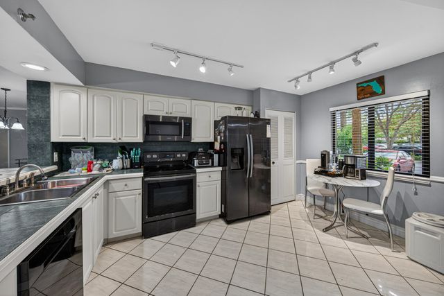 2200 S Cypress Bend Drive 101, Pompano Beach, FL 33069