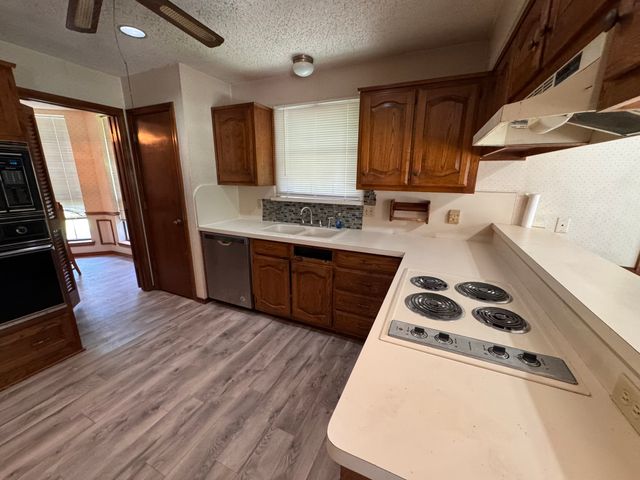 6229 Parkview Drive, Sachse, TX 75048