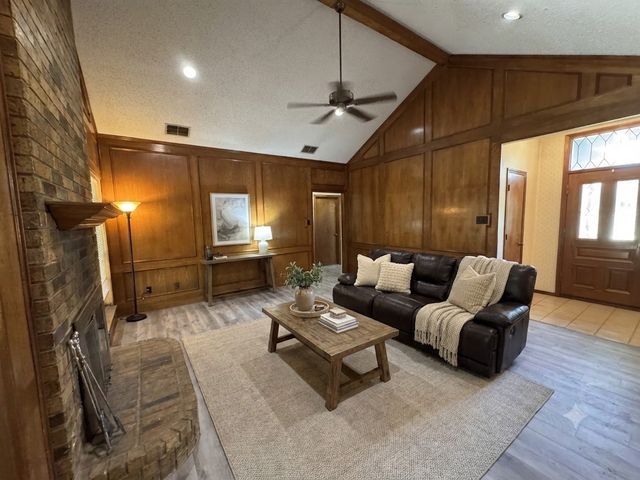 6229 Parkview Drive, Sachse, TX 75048