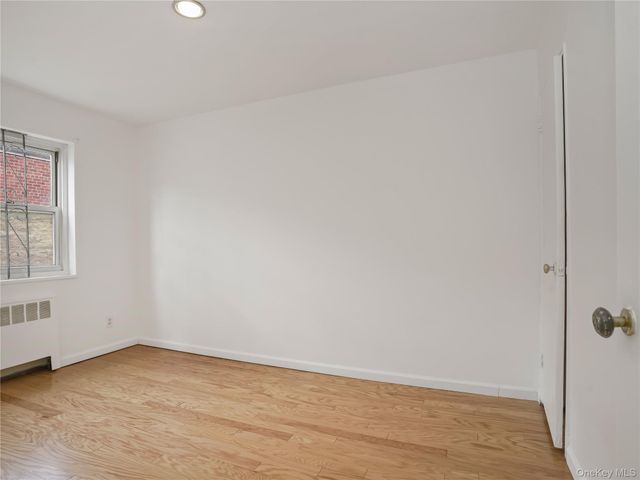 6 DeHaven Drive 1E, Yonkers, NY 10703