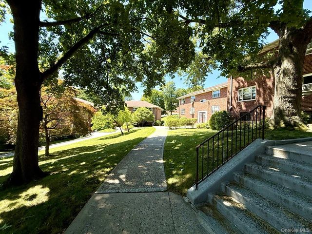 6 DeHaven Drive 1E, Yonkers, NY 10703