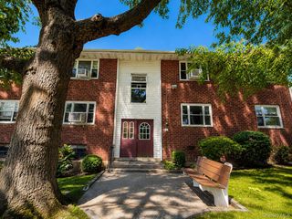 6 DeHaven Drive 1E, Yonkers, NY 10703